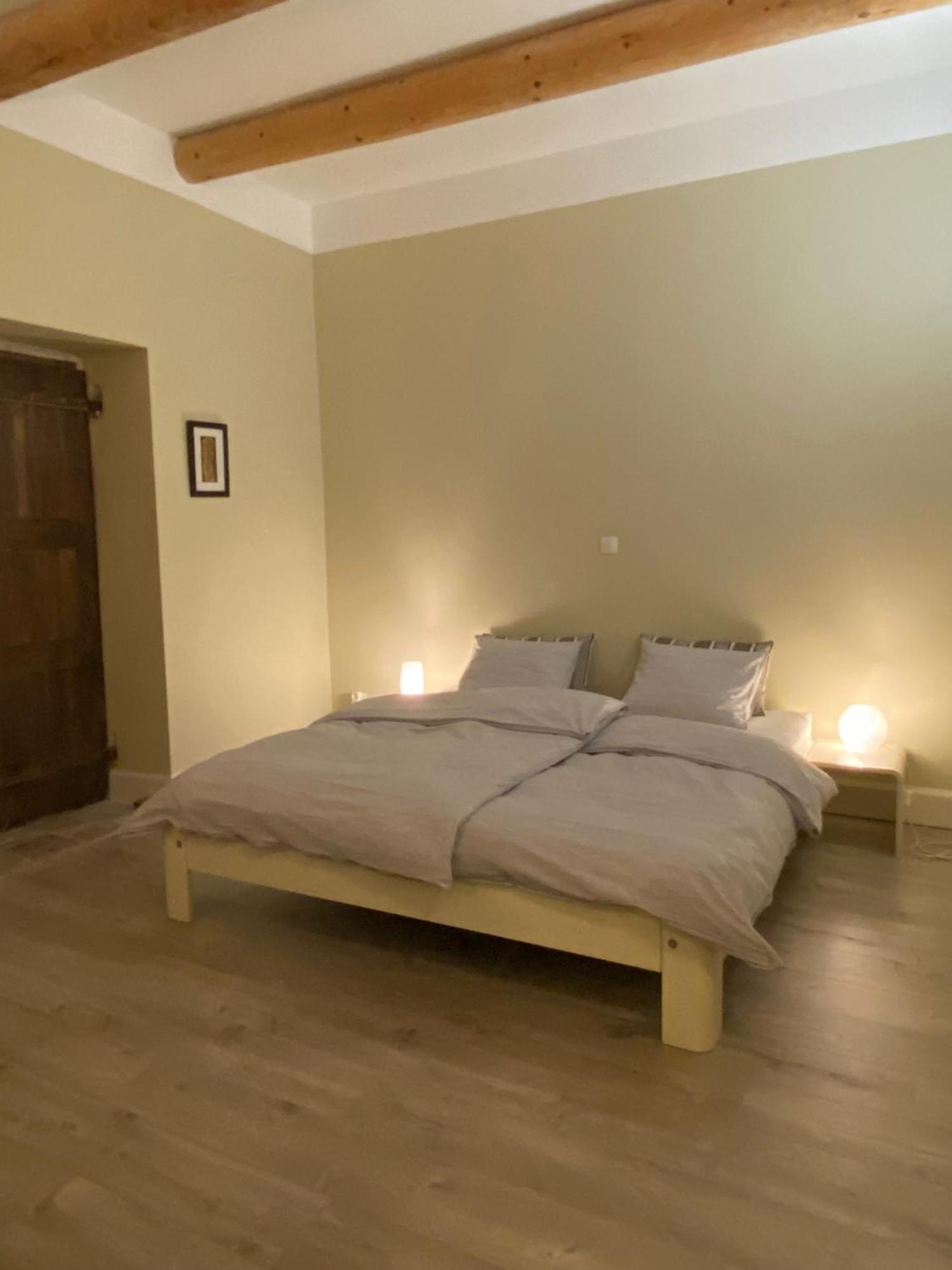 Le Ciel Par-Dessus Le Toit Bed & Breakfast Salavas Eksteriør bilde